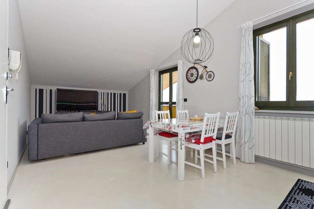 Langhe Belvedere Apartment モンフォルテ・ダルバ エクステリア 写真